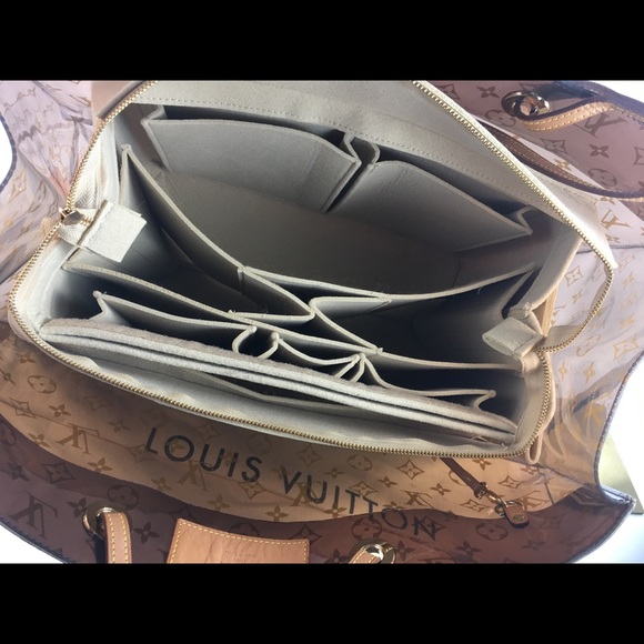 🌟BEACH🌟CLEAR LOUIS VUITTON WITH POUCH - Picture 8 of 11